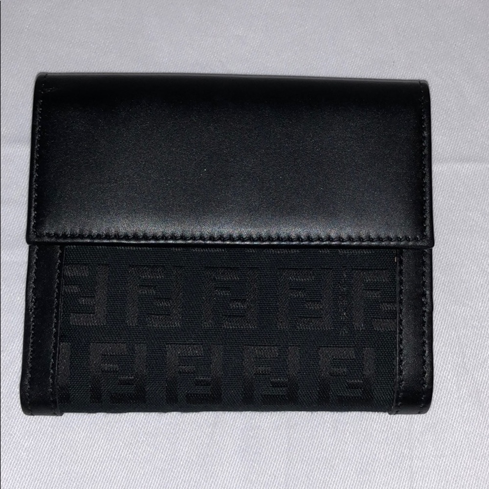 Fendi - Picture 3 of 4